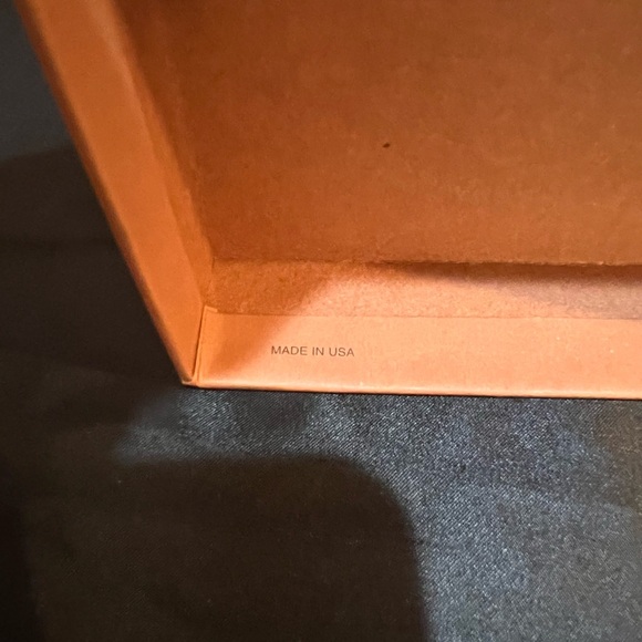 Authentic Louis Vuitton Square Box - Picture 4 of 7